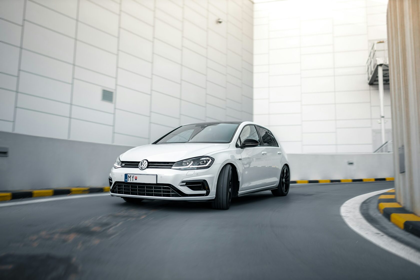 Volkswagen Golf 8 из Китая: 1.4 TSI, Pro и R-Line
